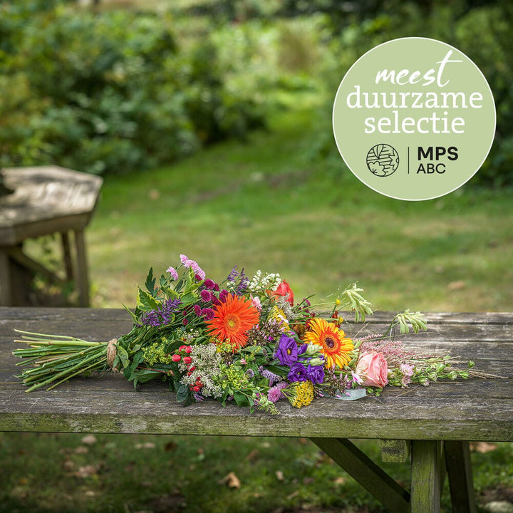Duurzaam kleurrijk rouwboeket